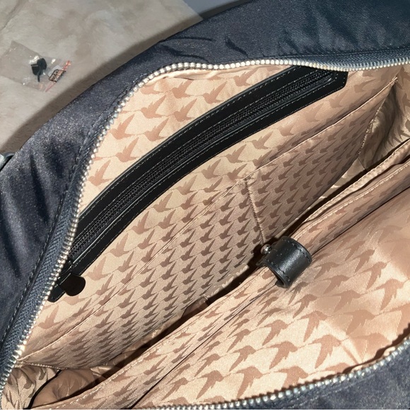 Lo & Sons OG1 travel bag- like new - Picture 9 of 12